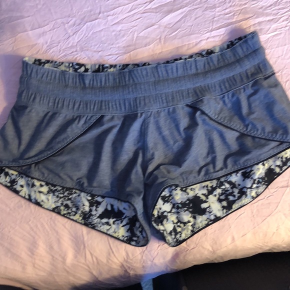 Lululemon Swim shorts - Reversible - Picture 2 of 3